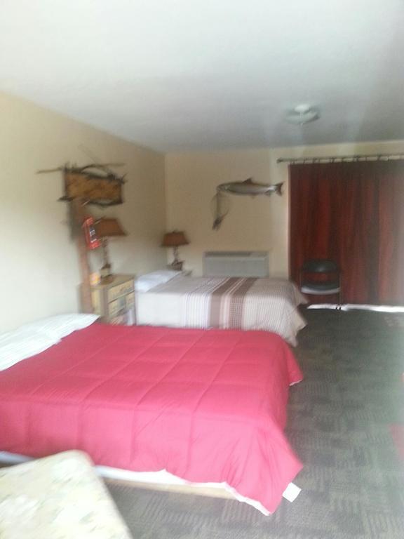 Taneycomo Lakefront Resort Bull Creek Стая снимка