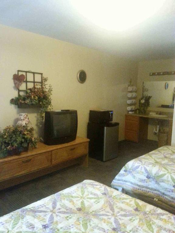 Taneycomo Lakefront Resort Bull Creek Стая снимка